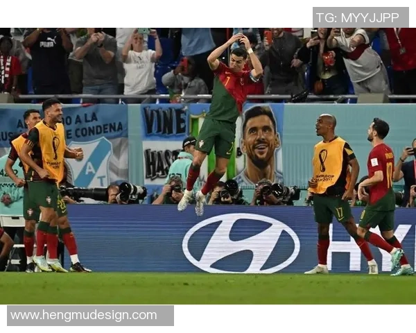 足球明星同框剪辑展现传奇瞬间与友谊时刻的精彩合集