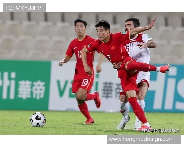 足球明星头顶球技艺大比拼展现惊人技巧与默契配合的精彩瞬间