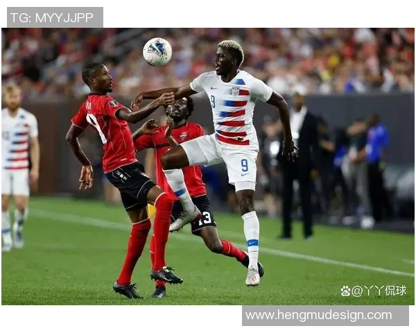 足球明星在野球场的精彩对决与友谊赛引发的热烈讨论与关注 足球明星在野球场的精彩对决与友谊赛引发的热烈讨论与关注