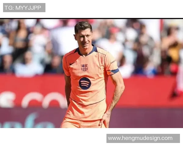 足球明星换球服精彩瞬间全景展示与背后故事揭秘 足球明星换球服精彩瞬间全景展示与背后故事揭秘