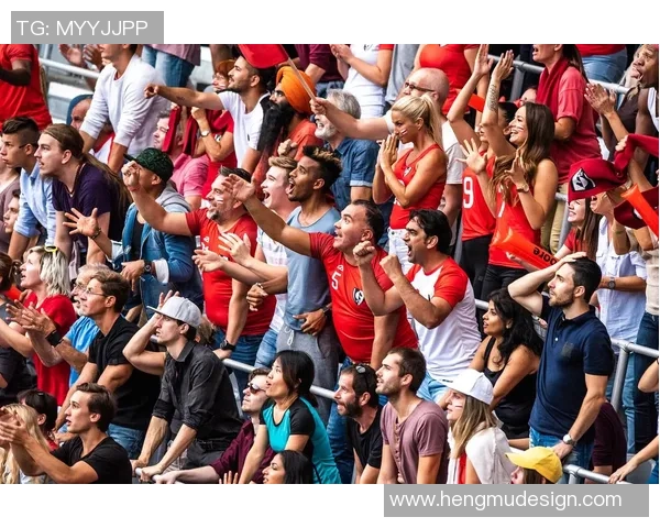 足球明星挑战极限蒙眼颠球展现惊人技巧与默契配合