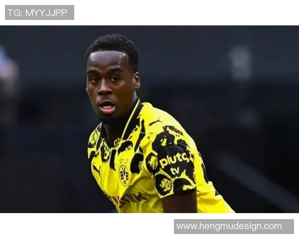 足球明星接受采访时意外变身广告代言人引发热议