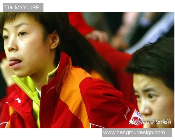 足球明星激情扔衣服瞬间引发热议网友纷纷猜测背后故事与含义 足球明星激情扔衣服瞬间引发热议网友纷纷猜测背后故事与含义