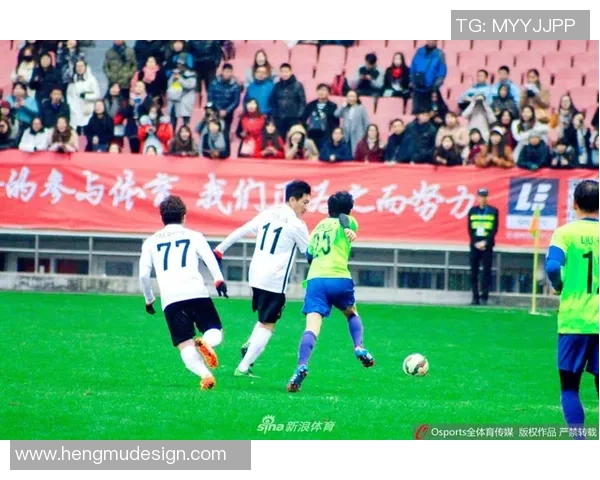 足球明星独家访谈精彩瞬间集锦揭秘他们的职业生涯与场外生活