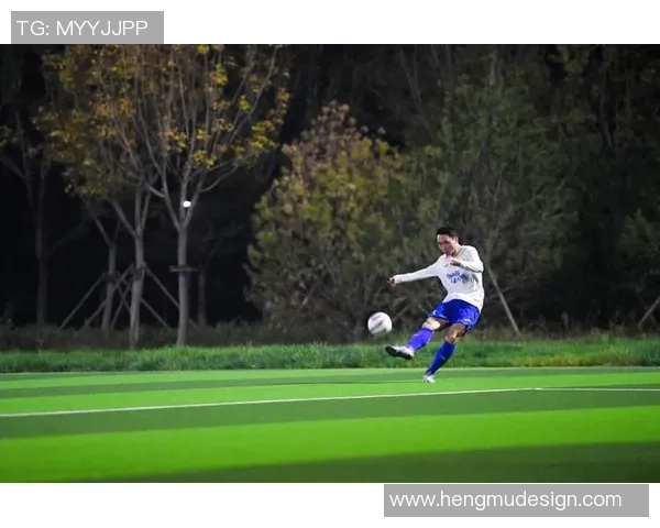 足球明星的脚法射门技巧解析与精彩瞬间回顾