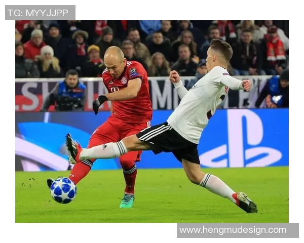 足球明星精彩瞬间高清踢门图片展现球场魅力与激情